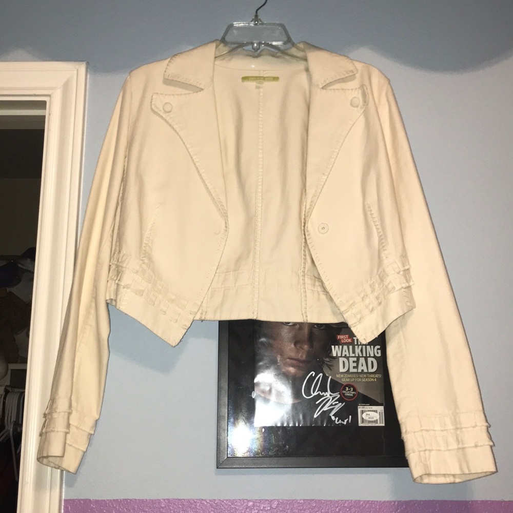 Cream Button Down Gianni Bini Jacket. Size 8